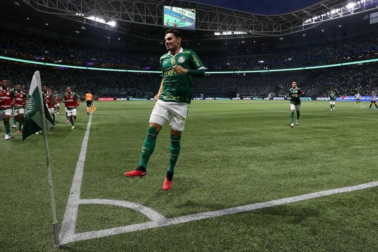 Palmeiras: Raphael Veiga ultrapassa ídolos em número de vitórias; veja a lista