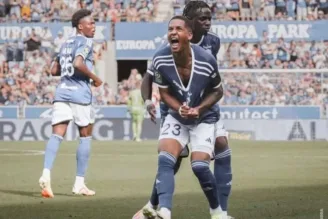 Ângelo, ex-Santos, em ação com a camisa do Strasbourg