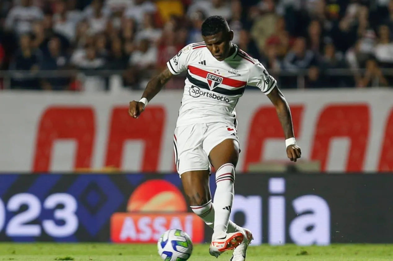 Souza comenta sobre interesse do Al Nassr, clube de CR7, em Arboleda, do SPFC