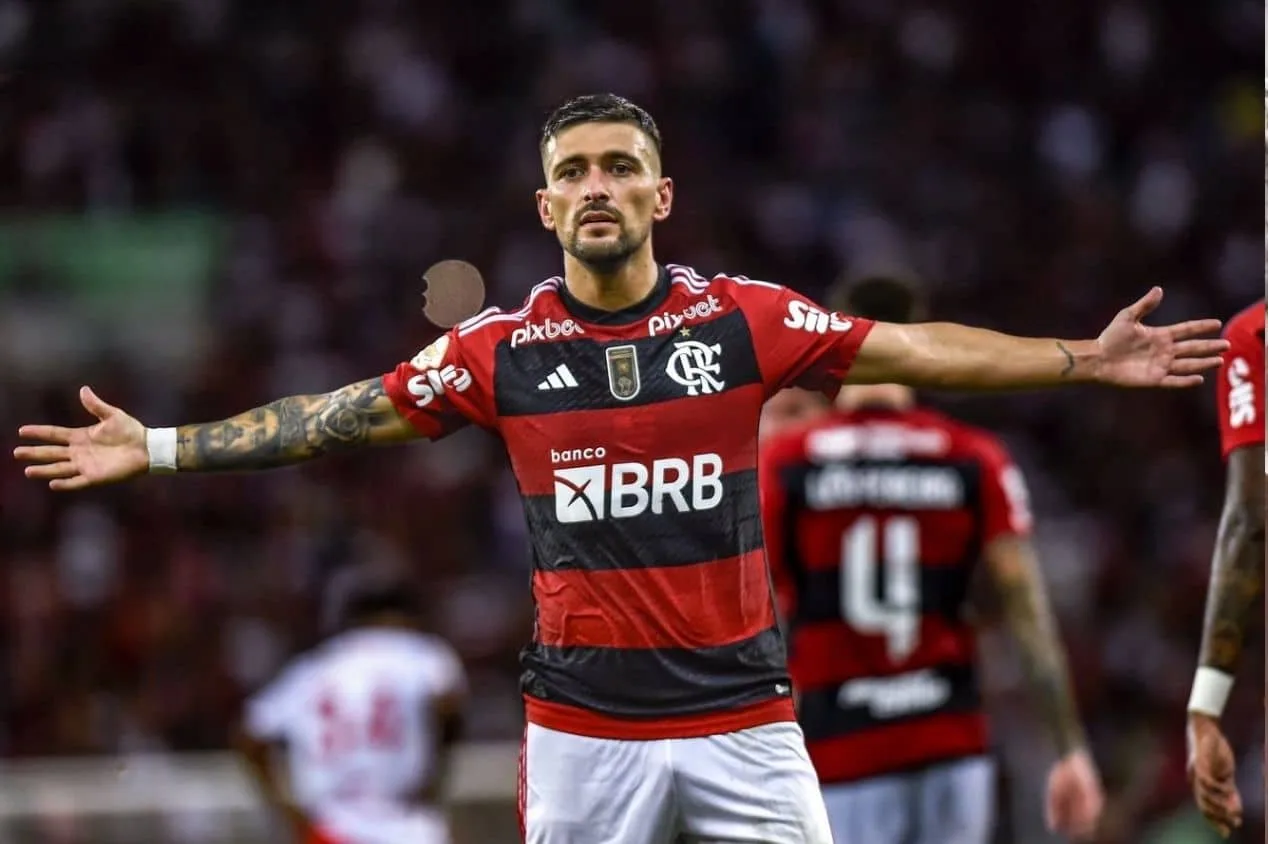 Arrascaeta reage com trocadilho após Flamengo encaminhar reforço