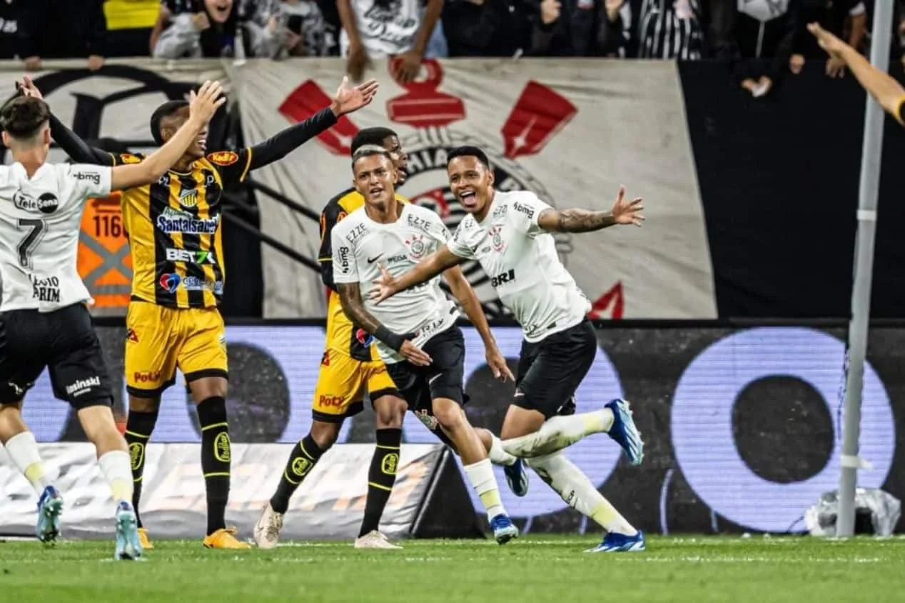 Craque Neto detona titular do Corinthians e pede destaque da Copinha no profissional