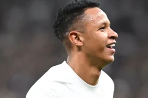 Arthur Sousa faz primeiro gol pelo Corinthians, mas lamenta derrota contra o SPFC