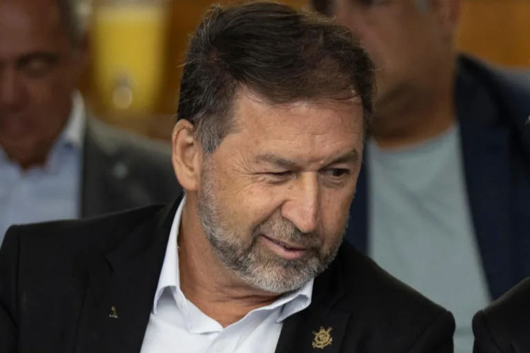 Mauro Cezar é sincero sobre negócio entre Flamengo e Corinthians: “Absurdo”