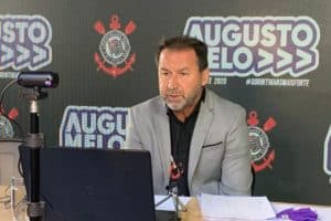 Corinthians marca para agosto votação de sócios em impeachment de Augusto Melo
