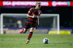 Mauro Cezar aponta jogador do Flamengo que pode surpreender em 2024