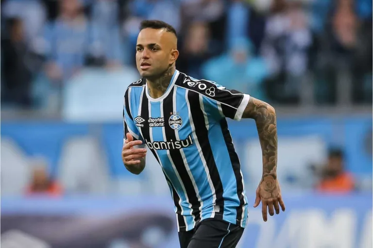 Ex-Corinthians e Grêmio, Luan acerta com o Vitória