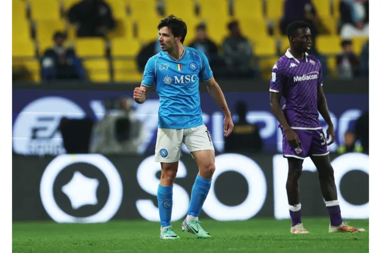 Napoli bate a Fiorentina e está na final da Supercopa da Itália
