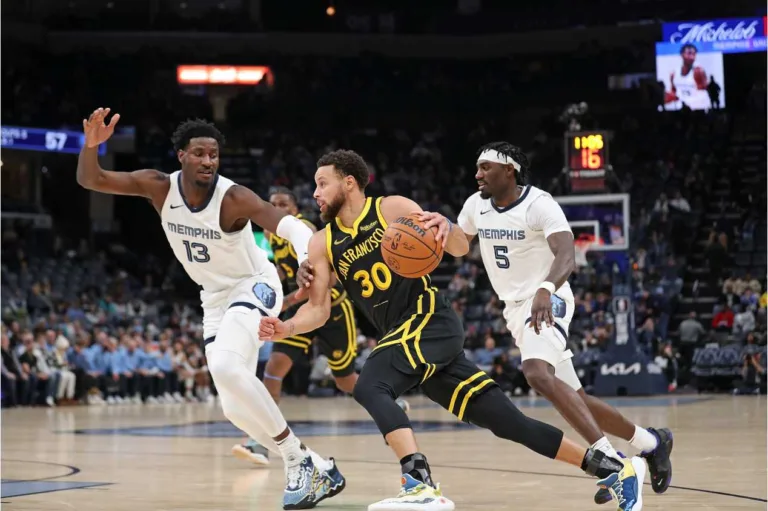 Bucks, Suns, Warriors e mais: confira os jogos da NBA hoje (24)