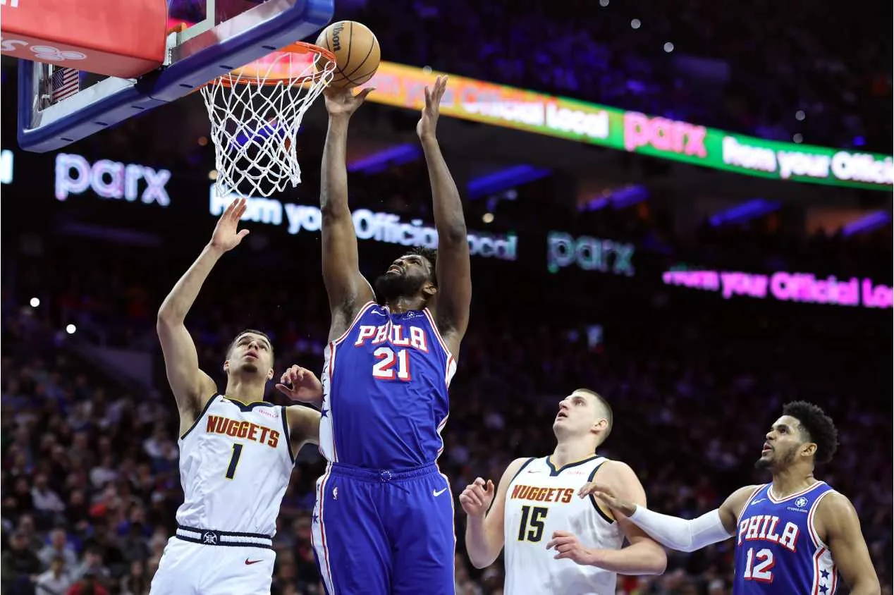 NBA: Embiid “supera” Jokic e 76ers batem os Nuggets