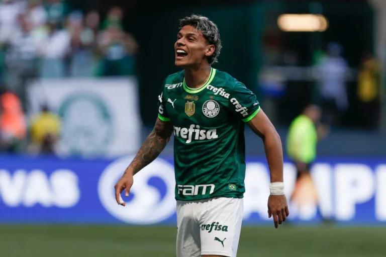Após Kevin, Palmeiras compra fatia de direitos de outro jogador