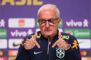 Dorival projeta primeira lista na seleção e descarta resposta ao Flamengo