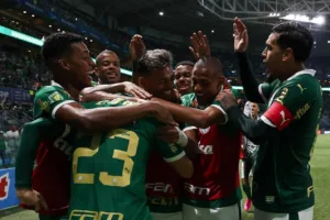 Benja aponta jogador do Palmeiras no top-3 do futebol brasileiro