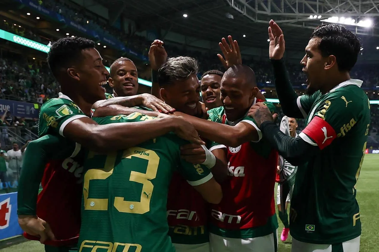 Benja aponta jogador do Palmeiras no top-3 do futebol brasileiro