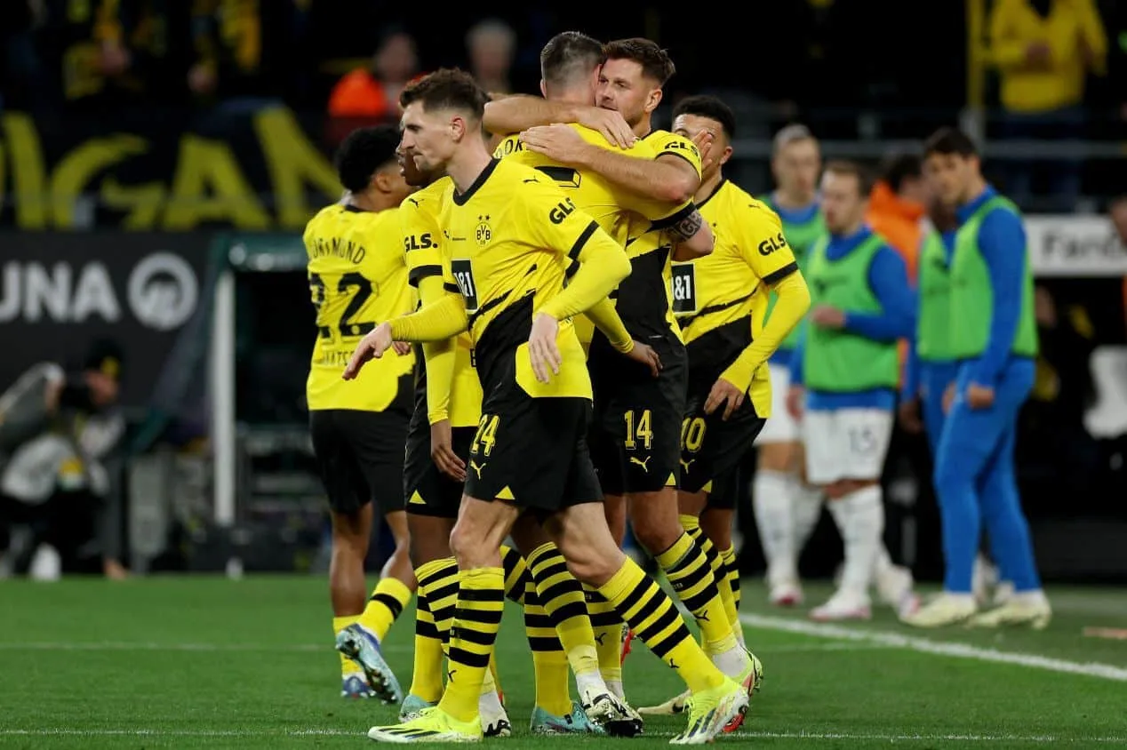 Borussia Dortmund vence Bochum em jogo marcado por gol contra bizarro