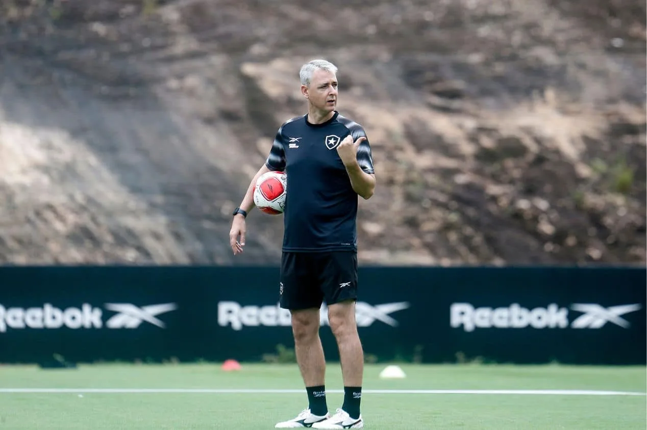 Botafogo tem quatro desfalques contra o Bangu; veja lista