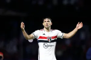 SPFC não desiste de buscar substituto de Calleri no mercado da bola