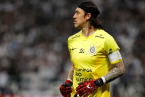 Cássio vê o Corinthians ‘longe do ideal’ e dispara sobre improviso: “Não pode”