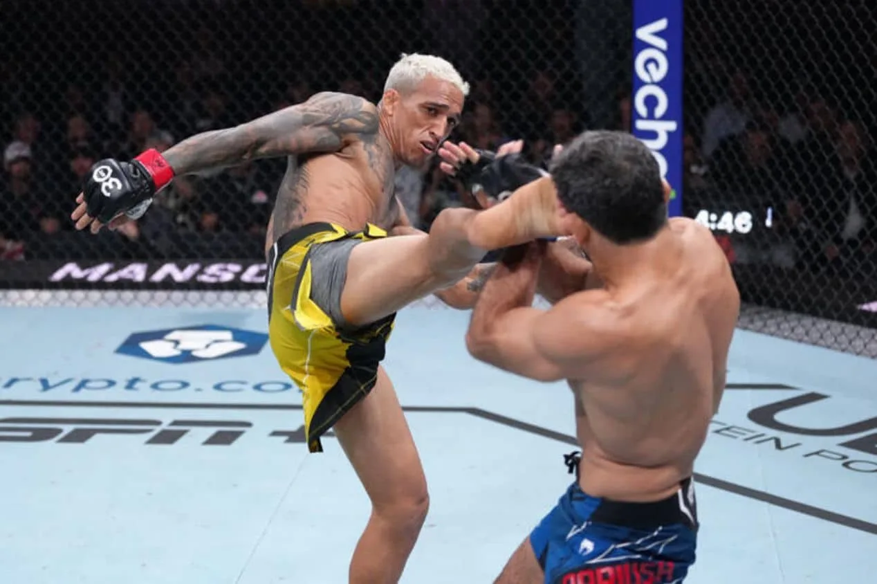 Charles do Bronx elogia oponente do UFC 300 e comenta postura controversa de Makhachev