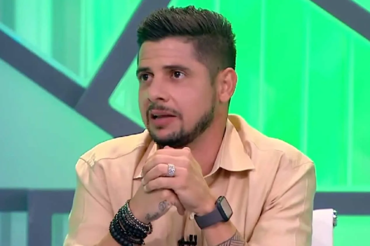 Cicinho descarta “fuzuê” de Abel para escalar reforço no Palmeiras