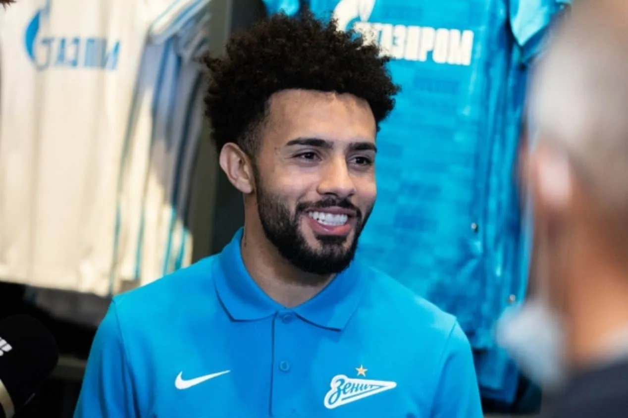 Corinthians tenta contratação de Claudinho, hoje no Zenit