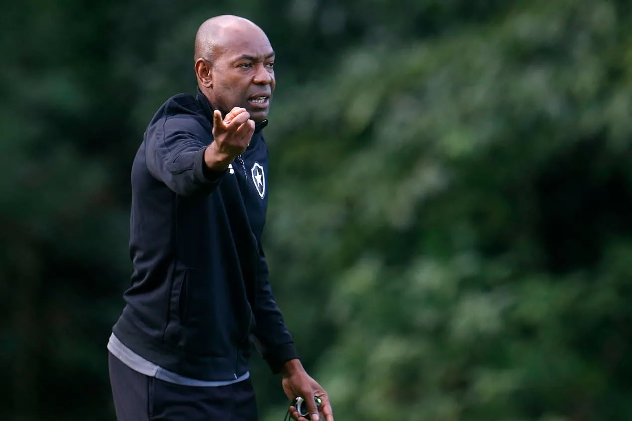 PVC revela mais um técnico na mira do SPFC; veja todos os candidatos