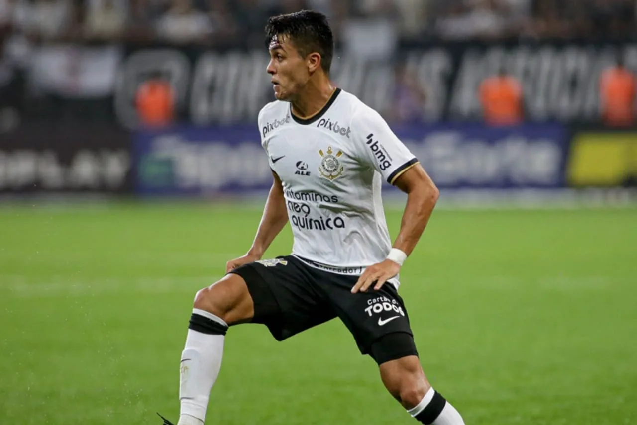 Corinthians acerta empréstimo de volante da base ao Atlético Goianiense