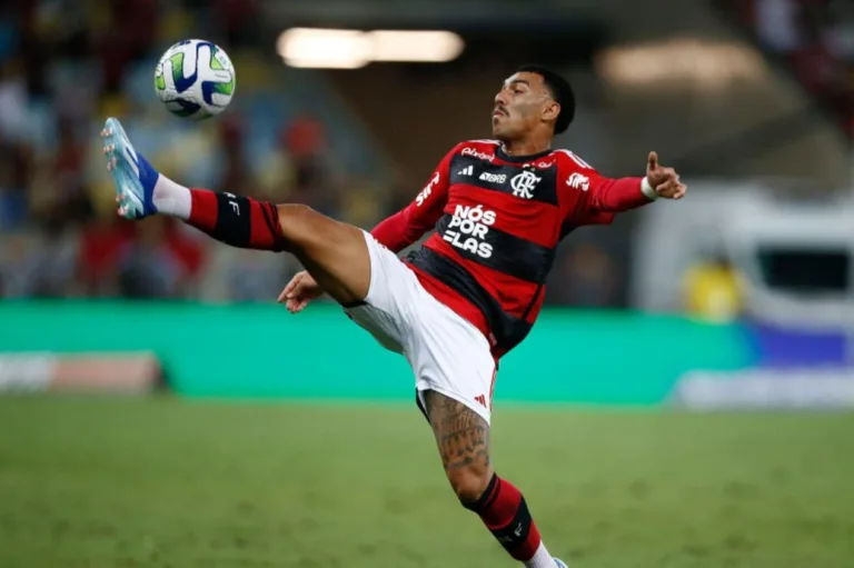 Corinthians detalha por que desistiu de Matheuzinho, do Flamengo