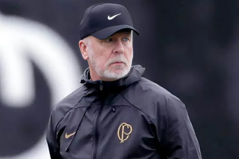 Veja a provável escalação do Corinthians hoje contra o São Paulo