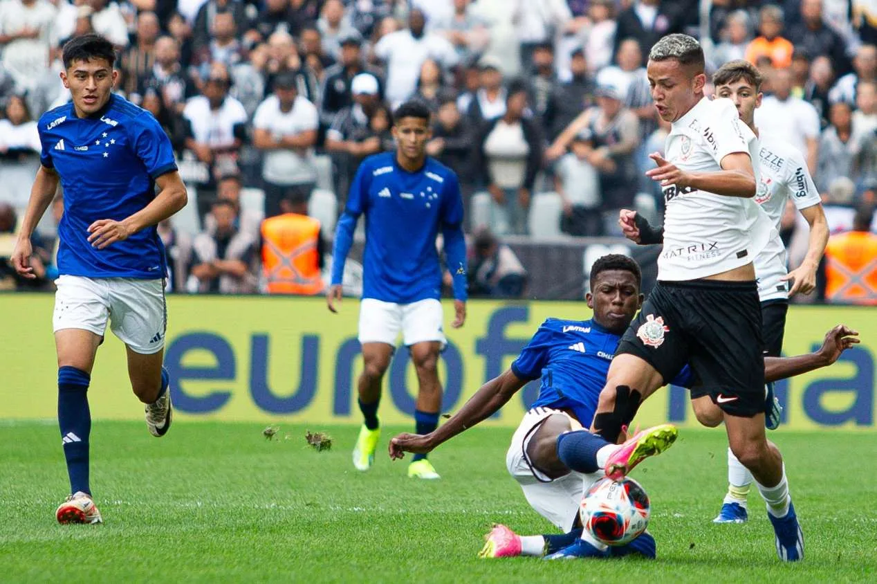 Corinthians bate Cruzeiro com golaço e conquista a Copinha 2024