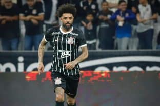 Cristian em ação no amistoso de masters contra o Real Madrid em 2023 (foto: divulgação)