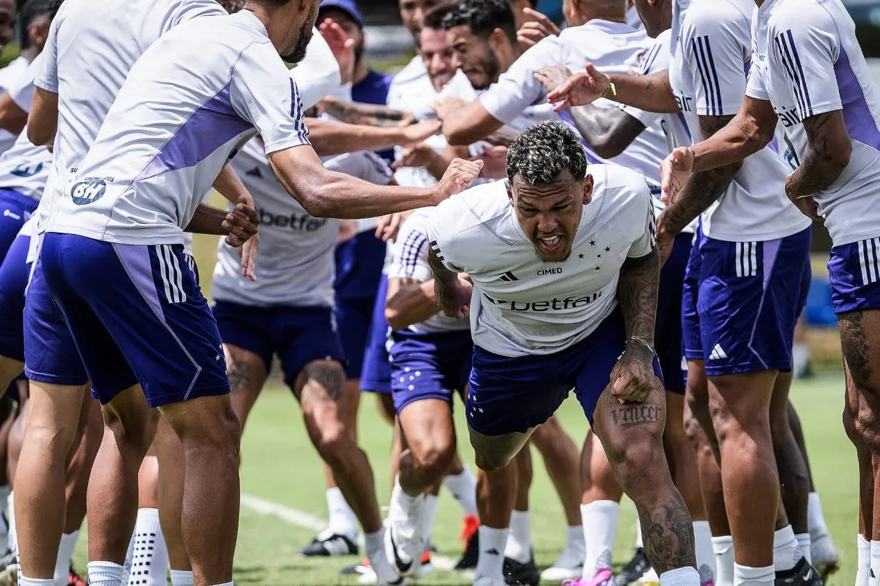 Sem dois reforços, Cruzeiro tem 24 relacionados contra o Villa Nova