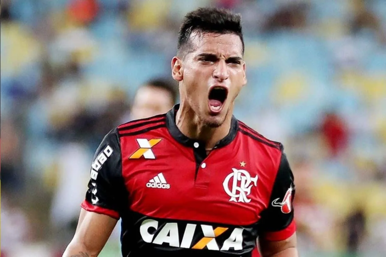 Trauco, ex-Flamengo, fecha com clube do Brasileirão Série A