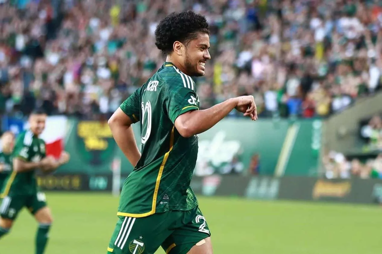 Flamengo muda estratégia e faz oferta por Evander; veja detalhes