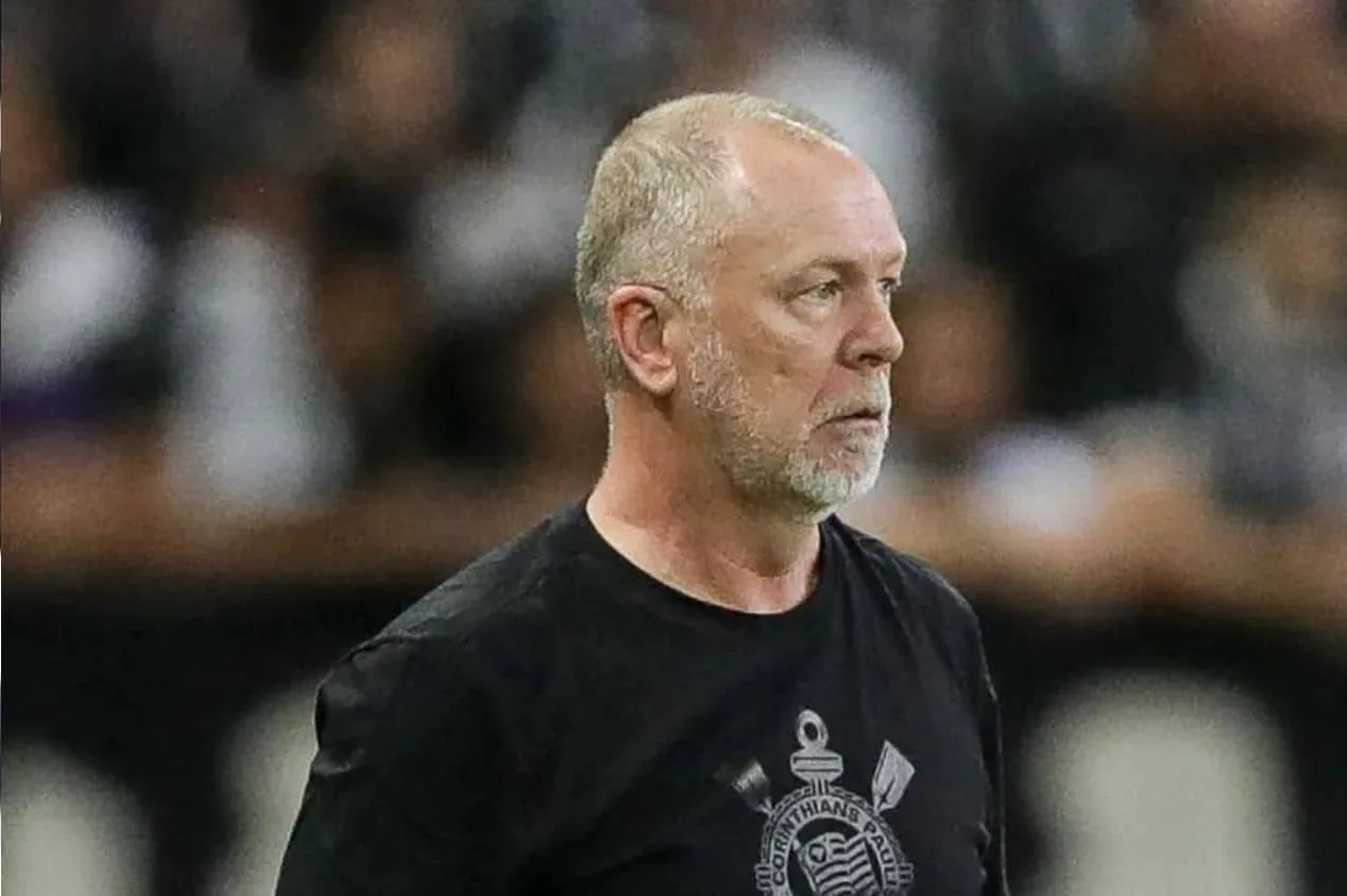 Neto leva invertida na web após citar multa para demissão de Mano no Corinthians