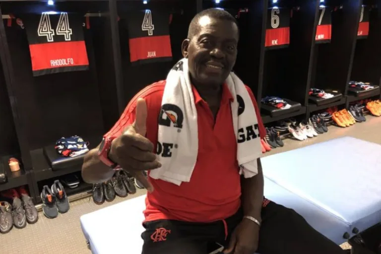 Eric Faria lamenta morte de Denir, do Flamengo: “Figura doce”