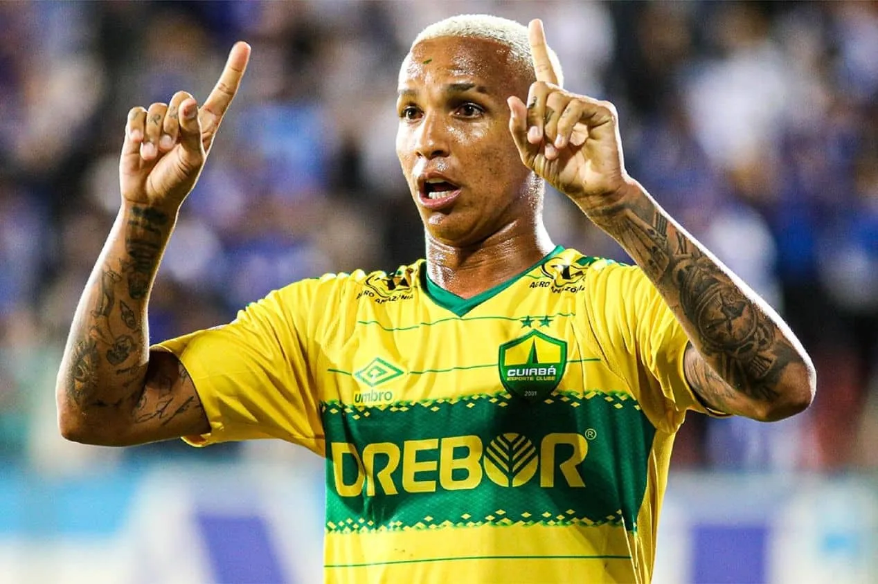 Deyverson se manifesta após declaração polêmica de Mano no Corinthians