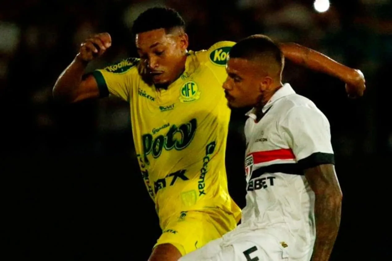 SPFC sofre com bola aérea no início da temporada