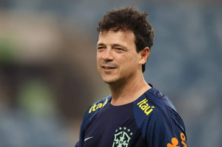 Fernando Diniz “ignora” craque em eleição da Fifa; veja votos