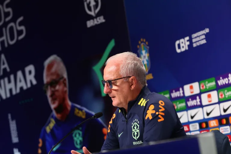 Ana Thaís se pronuncia após polêmica e elege treinador “fora da curva” no Brasil 