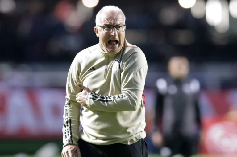 Flávio Prado diz qual é o risco para Dorival Júnior ao assumir a seleção brasileira