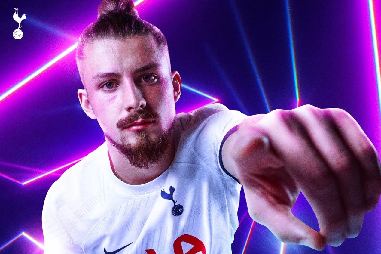 Postecoglou revela como convenceu Dragusin a assinar com o Tottenham