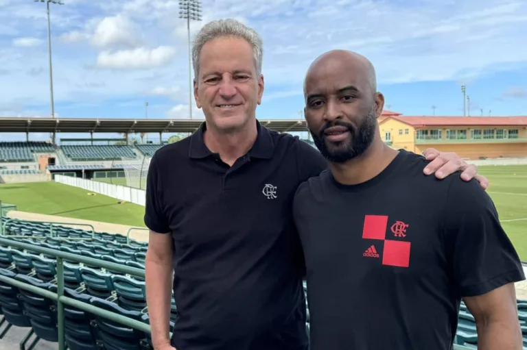 Mauro Cezar ironiza Corinthians após fechar com dirigente do Flamengo