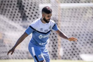 Grêmio negocia contratação de lateral-esquerdo do Santos; veja os detalhes