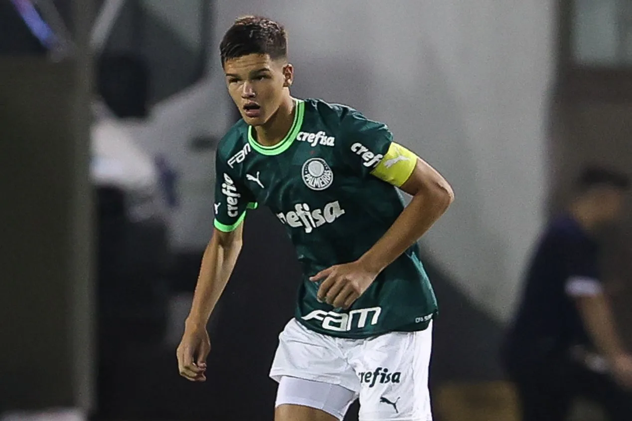 Palmeiras encaminha empréstimo de zagueiro sub-17 para clube italiano