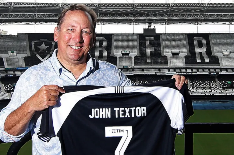 Torcedores do Botafogo cobram “promessas” de John Textor; entenda o caso