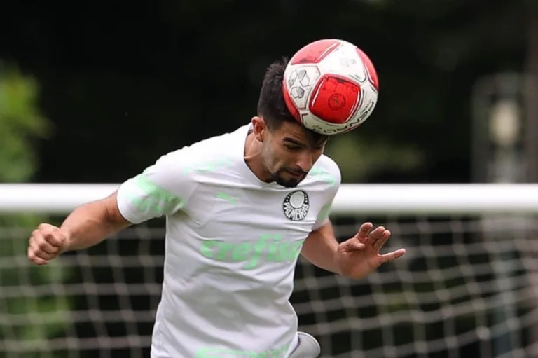 Abel quer manter Flaco López no Palmeiras; jogador é alvo no mercado da bola