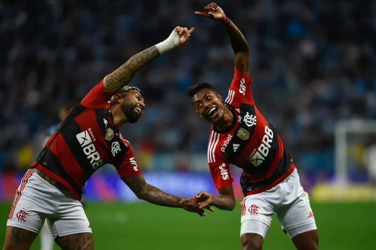 Bruno Henrique tem aumento no Flamengo e Gabigol pede valor alto para renovar