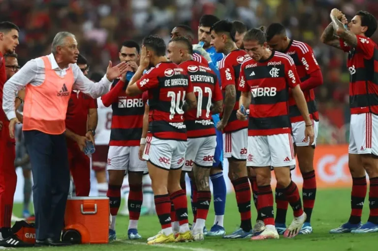 Djalminha vê jogador “sem ambiente” no Flamengo: “Tem que buscar seu rumo”
