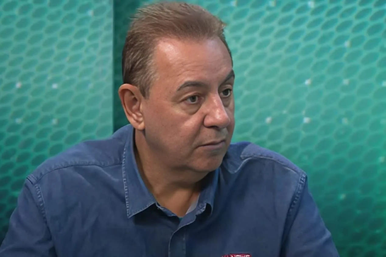 Flávio Prado se revolta ao vivo com atitude do Santos: “Assédio moral”