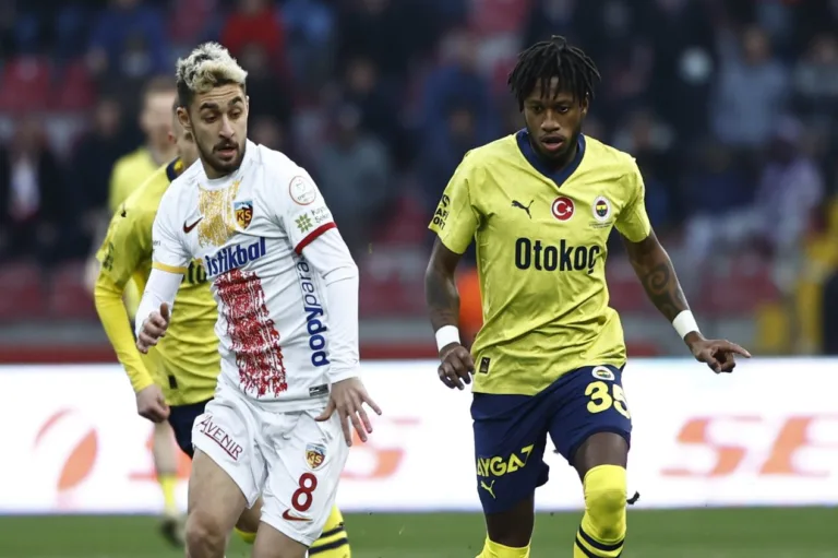 Internacional analisa contratação de Fred junto ao Fenerbahçe